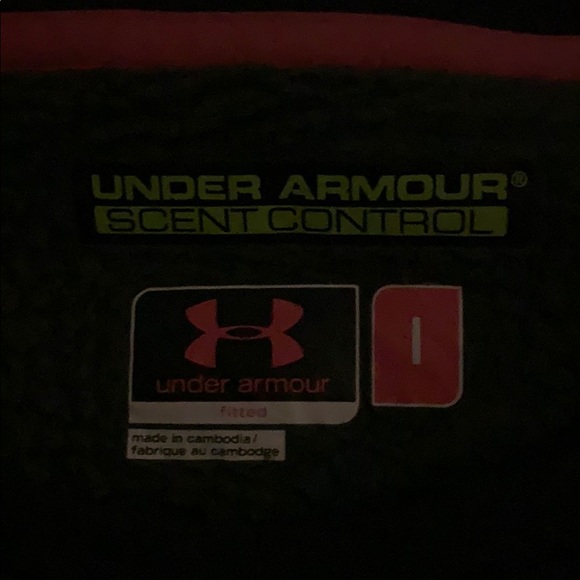UNDER ARMOUR LONG SLEEVE Scent Control Sweatshirt - Picture 2 of 5